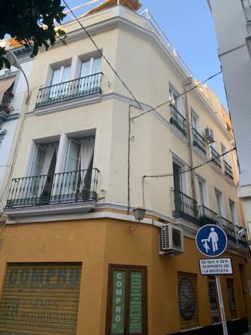 Stunning Attic With Private Terrace And Parking Optional Apartment Sevilla Bagian luar foto