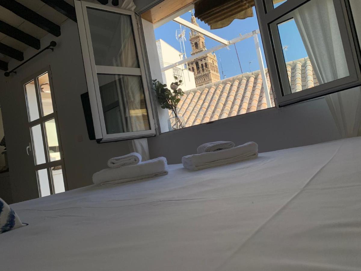 Stunning Attic With Private Terrace And Parking Optional Apartment Sevilla Bagian luar foto
