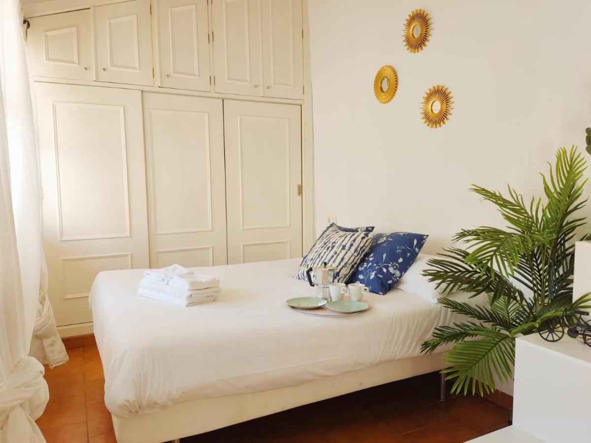 Stunning Attic With Private Terrace And Parking Optional Apartment Sevilla Bagian luar foto